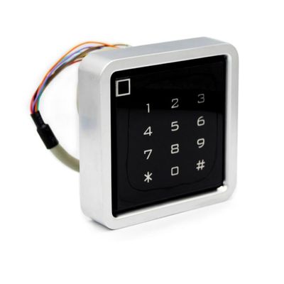 強打するカードは2cm RFIDの保証アクセス管理 システムを遠のける