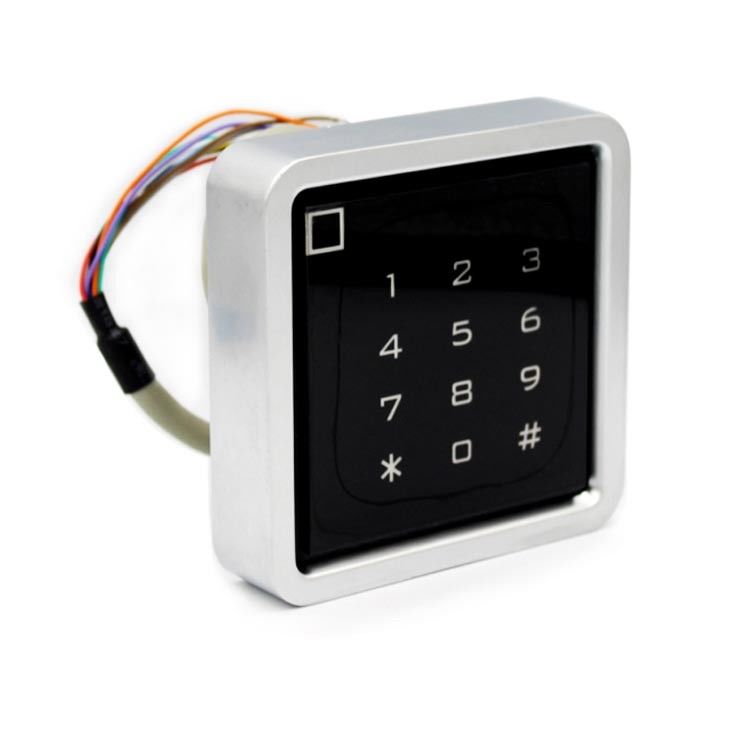 強打するカードは2cm RFIDの保証アクセス管理 システムを遠のける